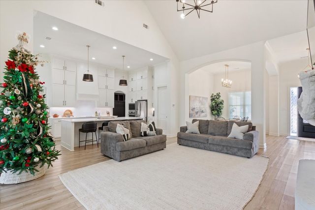 10229 Creekside Lane, Waco, TX 76712