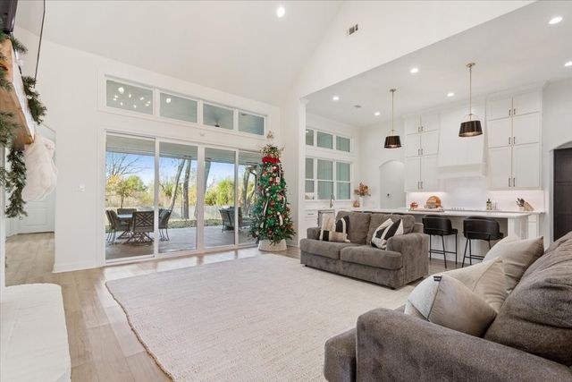 10229 Creekside Lane, Waco, TX 76712