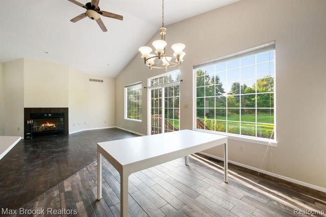 2165 Oakwood Road, Ortonville, MI 48462