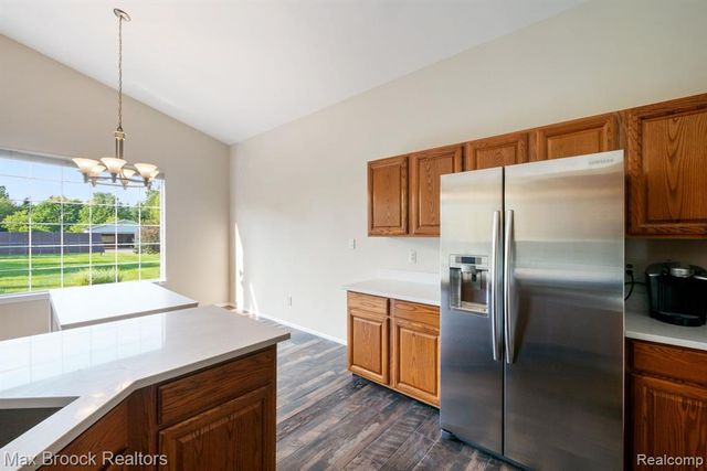 2165 Oakwood Road, Ortonville, MI 48462