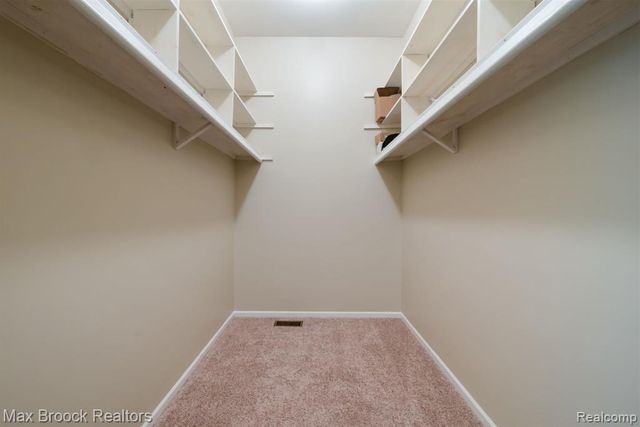 2165 Oakwood Road, Ortonville, MI 48462