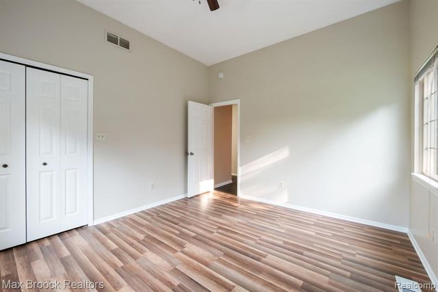 2165 Oakwood Road, Ortonville, MI 48462