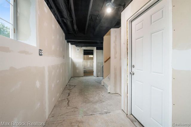 2165 Oakwood Road, Ortonville, MI 48462