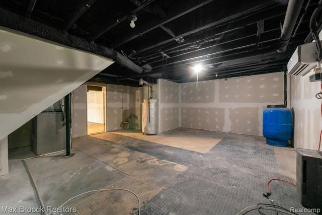 2165 Oakwood Road, Ortonville, MI 48462