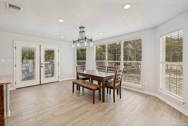 200 Oak Hollow Drive, La Vernia, TX 78121