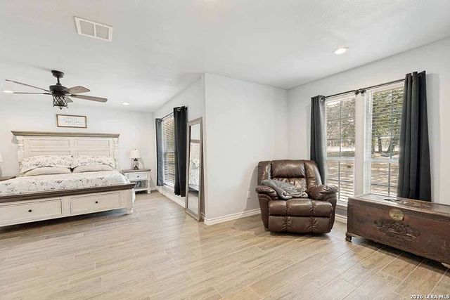 200 Oak Hollow Drive, La Vernia, TX 78121