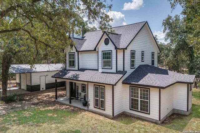 200 Oak Hollow Drive, La Vernia, TX 78121