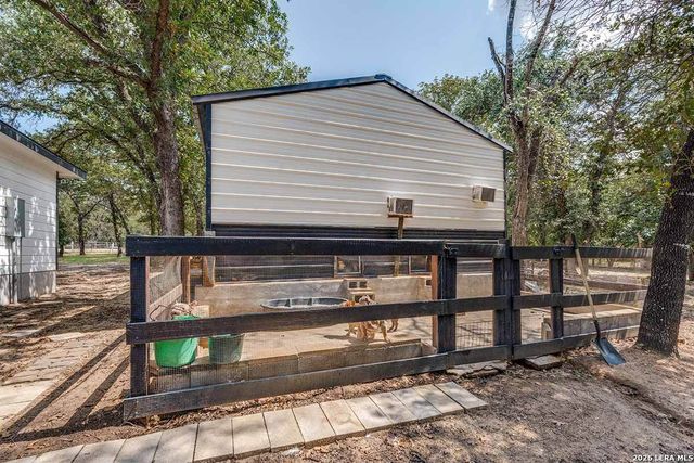 200 Oak Hollow Drive, La Vernia, TX 78121