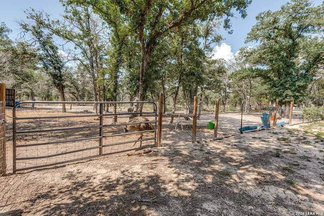 200 Oak Hollow Drive, La Vernia, TX 78121