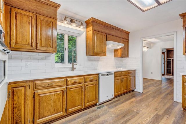 112 Sedgefield LN, Vinton, VA 24179