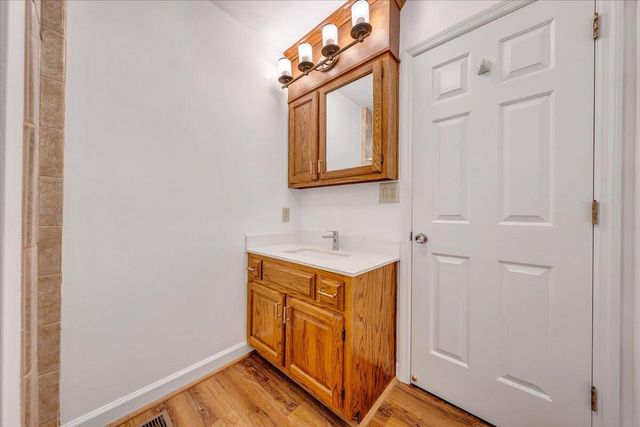 112 Sedgefield LN, Vinton, VA 24179