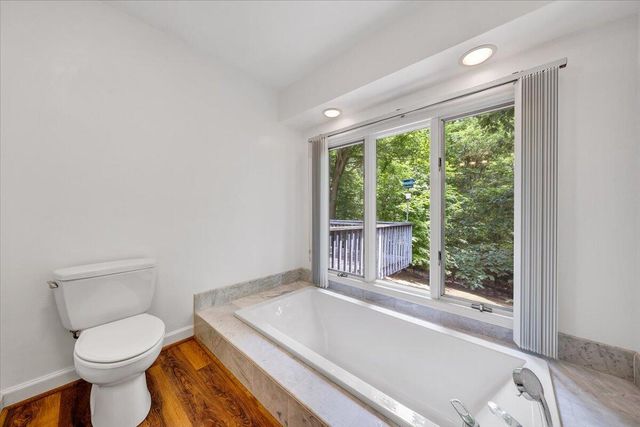 112 Sedgefield LN, Vinton, VA 24179