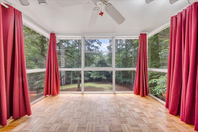 112 Sedgefield LN, Vinton, VA 24179