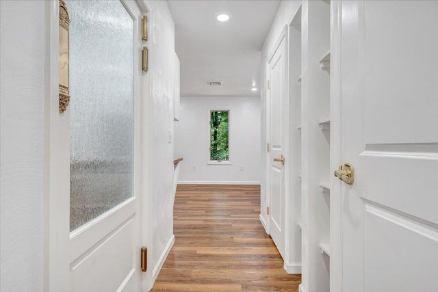 112 Sedgefield LN, Vinton, VA 24179