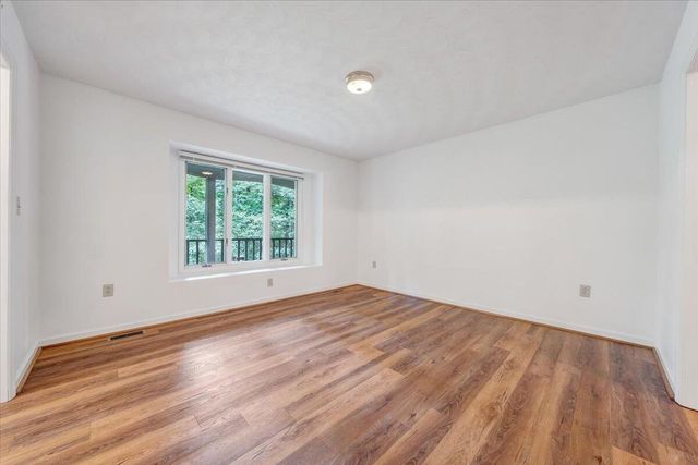 112 Sedgefield LN, Vinton, VA 24179