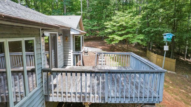 112 Sedgefield LN, Vinton, VA 24179