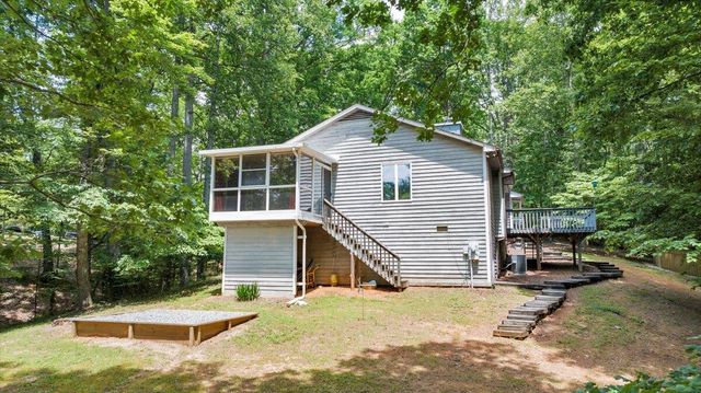 112 Sedgefield LN, Vinton, VA 24179