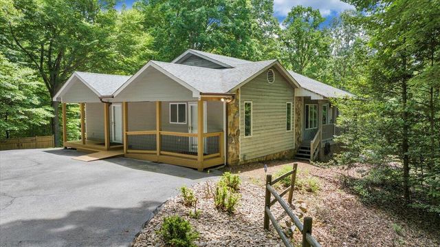 112 Sedgefield LN, Vinton, VA 24179