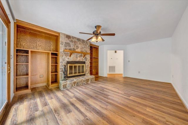 112 Sedgefield LN, Vinton, VA 24179