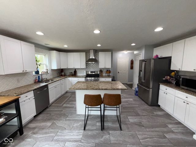 5307 Misthaven Lane, Greenwood, IN 46143