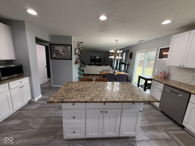 5307 Misthaven Lane, Greenwood, IN 46143