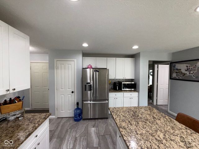 5307 Misthaven Lane, Greenwood, IN 46143