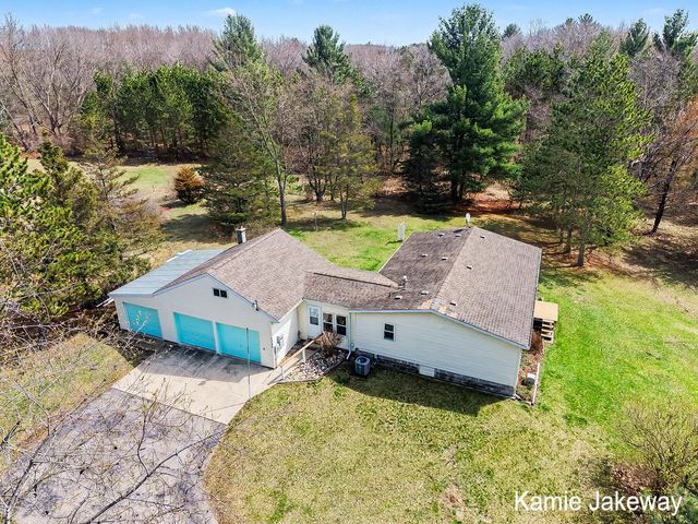 1720 W Fenwick Road, Fenwick, MI 48834