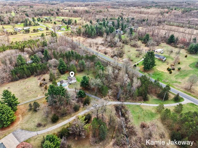 1720 W Fenwick Road, Fenwick, MI 48834