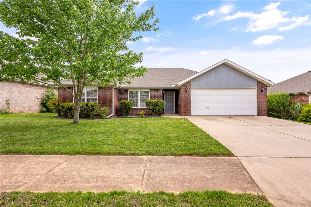 3407 SW Carriageway Avenue, Bentonville, AR 72712