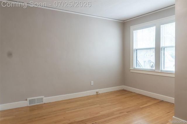 217 Navajo Avenue, Pontiac, MI 48341