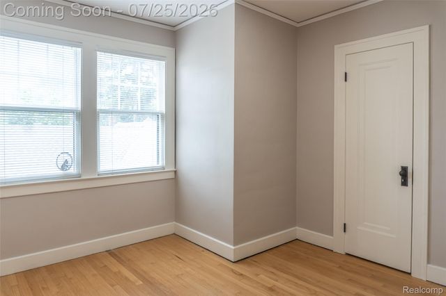 217 Navajo Avenue, Pontiac, MI 48341