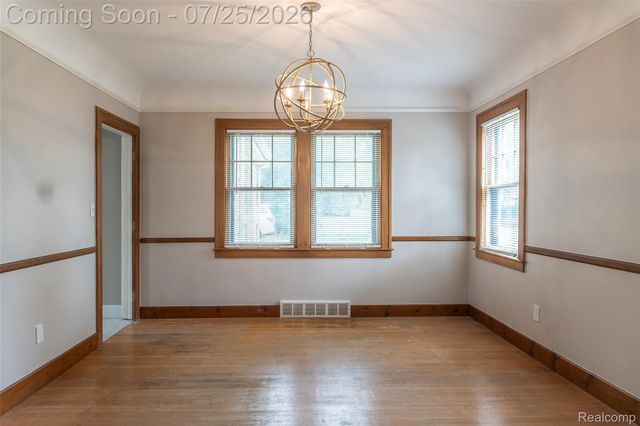 217 Navajo Avenue, Pontiac, MI 48341