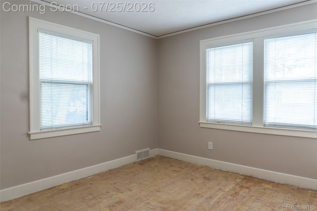 217 Navajo Avenue, Pontiac, MI 48341