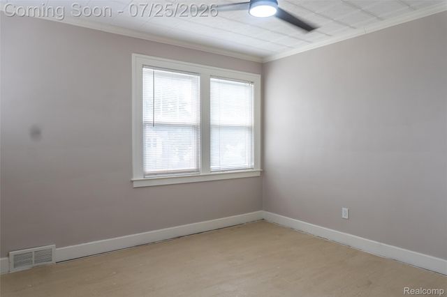 217 Navajo Avenue, Pontiac, MI 48341