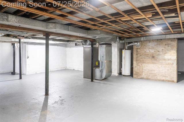 217 Navajo Avenue, Pontiac, MI 48341