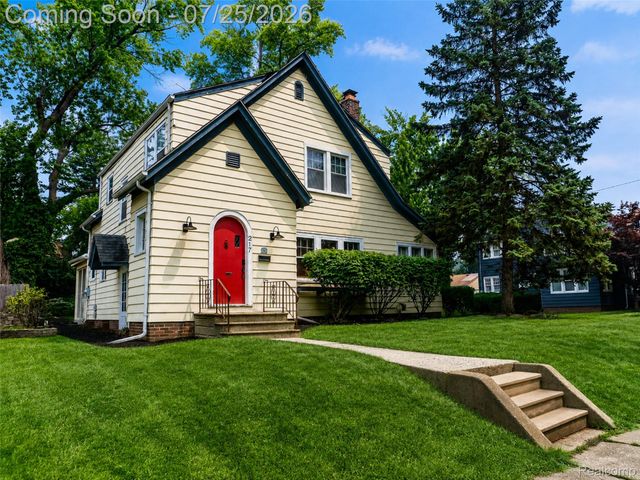 217 Navajo Avenue, Pontiac, MI 48341