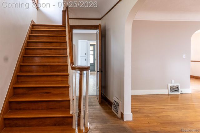 217 Navajo Avenue, Pontiac, MI 48341