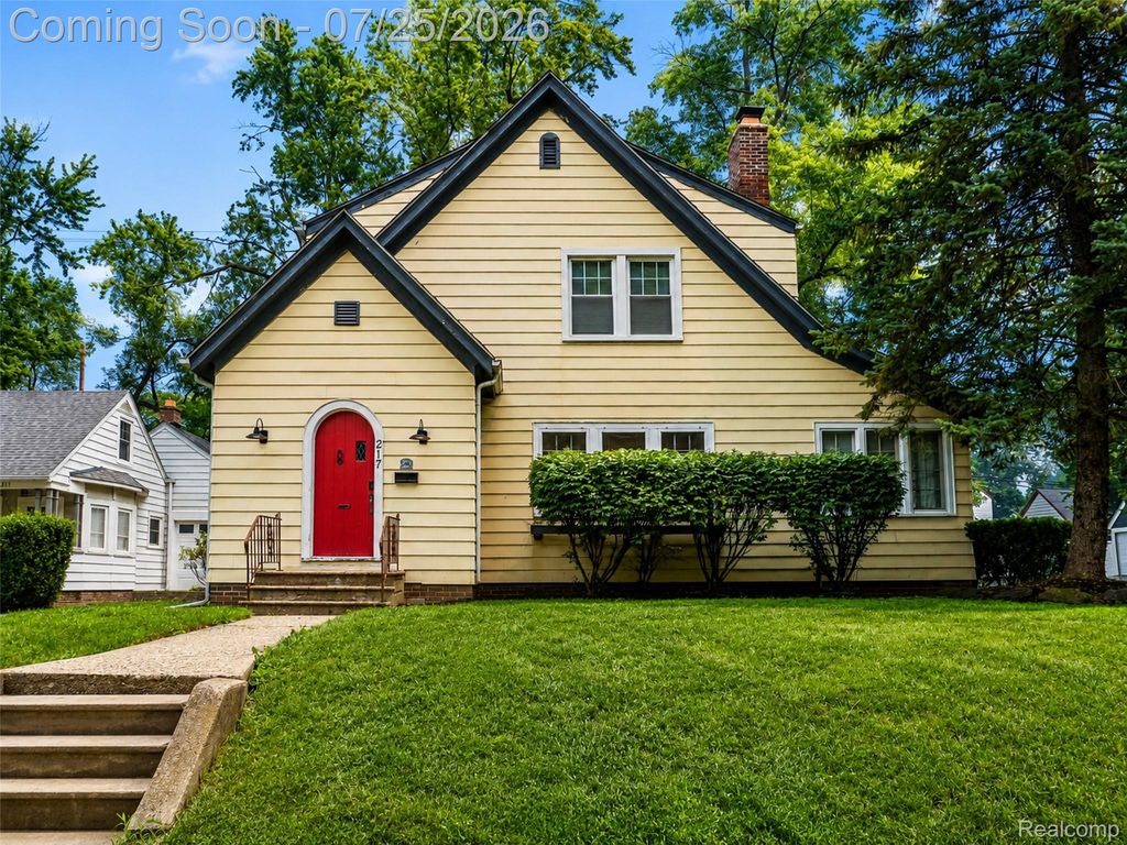 217 Navajo Avenue, Pontiac, MI 48341