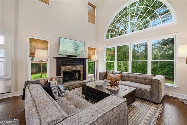 1021 Towne Lake Hills E, Woodstock, GA 30189