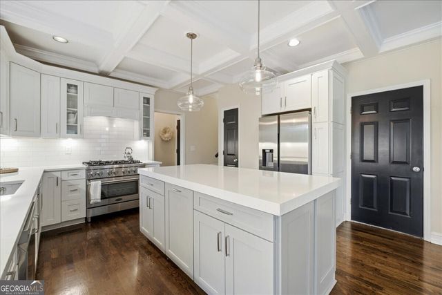 1021 Towne Lake Hills E, Woodstock, GA 30189