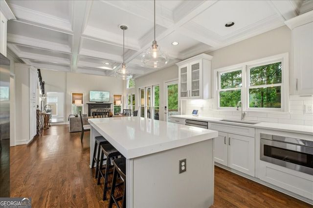 1021 Towne Lake Hills E, Woodstock, GA 30189