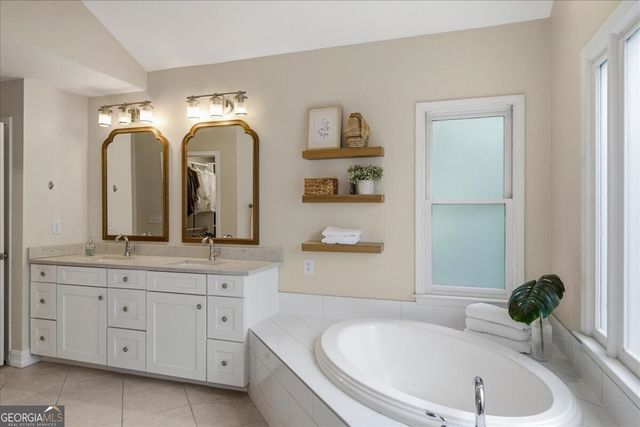 1021 Towne Lake Hills E, Woodstock, GA 30189