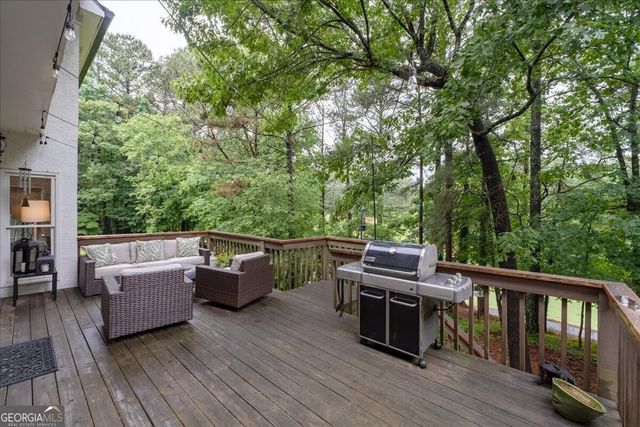 1021 Towne Lake Hills E, Woodstock, GA 30189