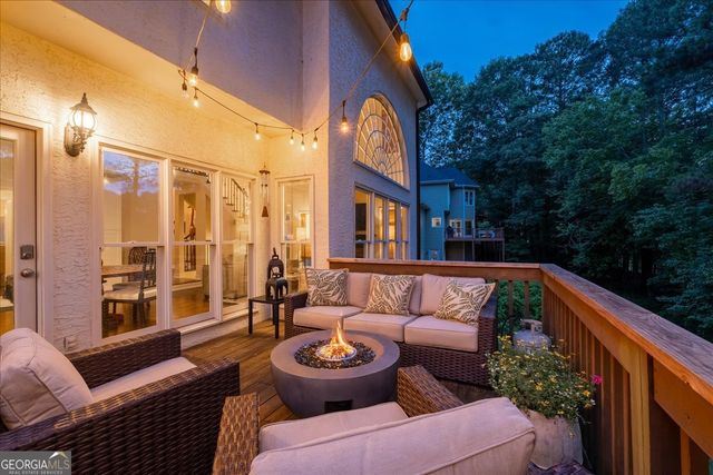 1021 Towne Lake Hills E, Woodstock, GA 30189