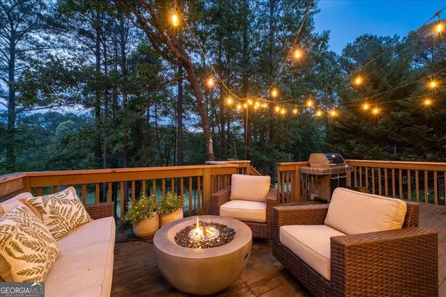 1021 Towne Lake Hills E, Woodstock, GA 30189