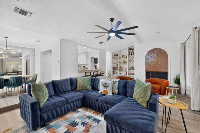 3508 Grande Bulevar, Irving, TX 75062