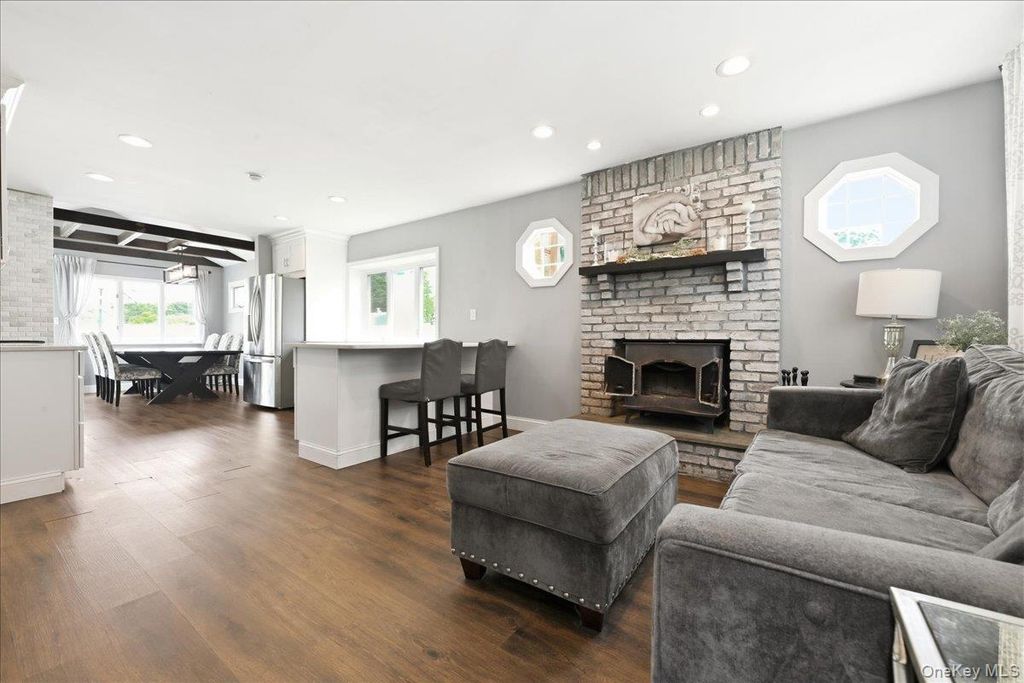 626 Central Avenue, Massapequa, NY 11758 — photo 3
