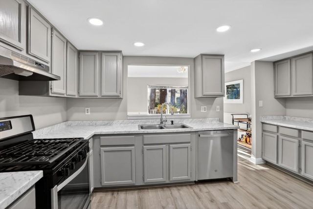 37 Middleton SE Court, Smyrna, GA 30080