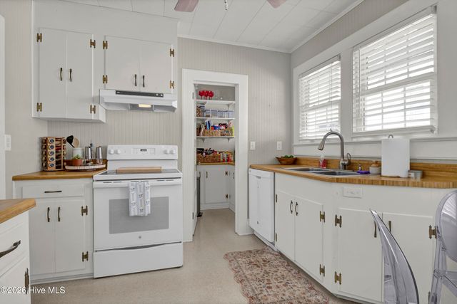 209 N Channel Drive N, Wrightsville Beach, NC 28480