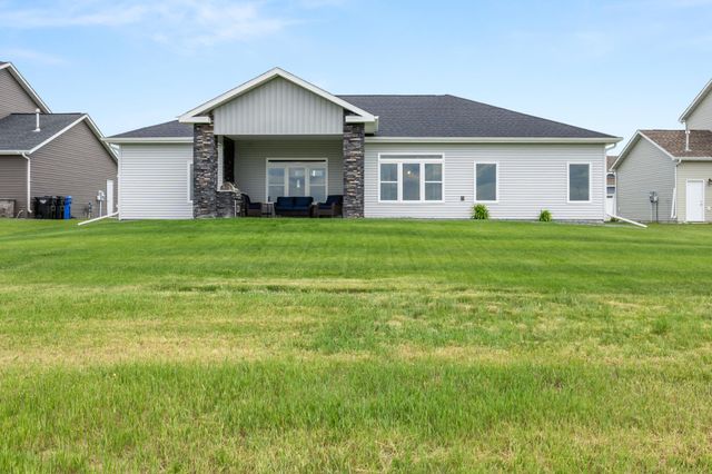 5659 43rd Street S, Fargo, ND 58104